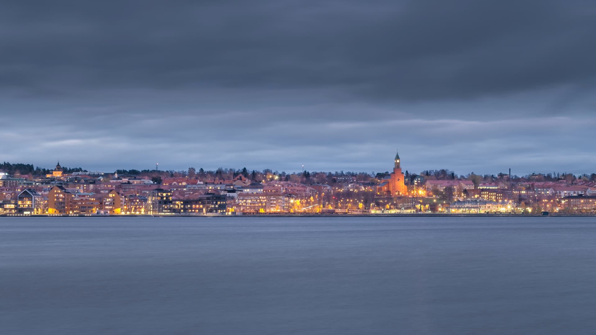 Kvällsvy över Östersund från Frösön.