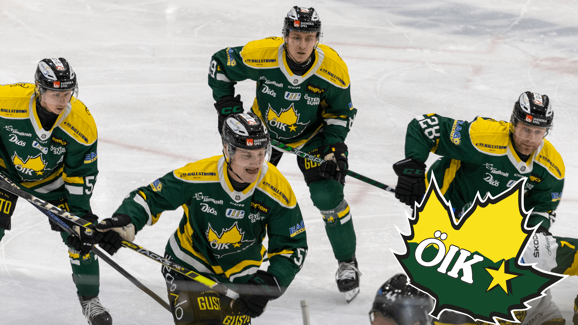 Fyra hockeyspelare i ÖIK på isen.