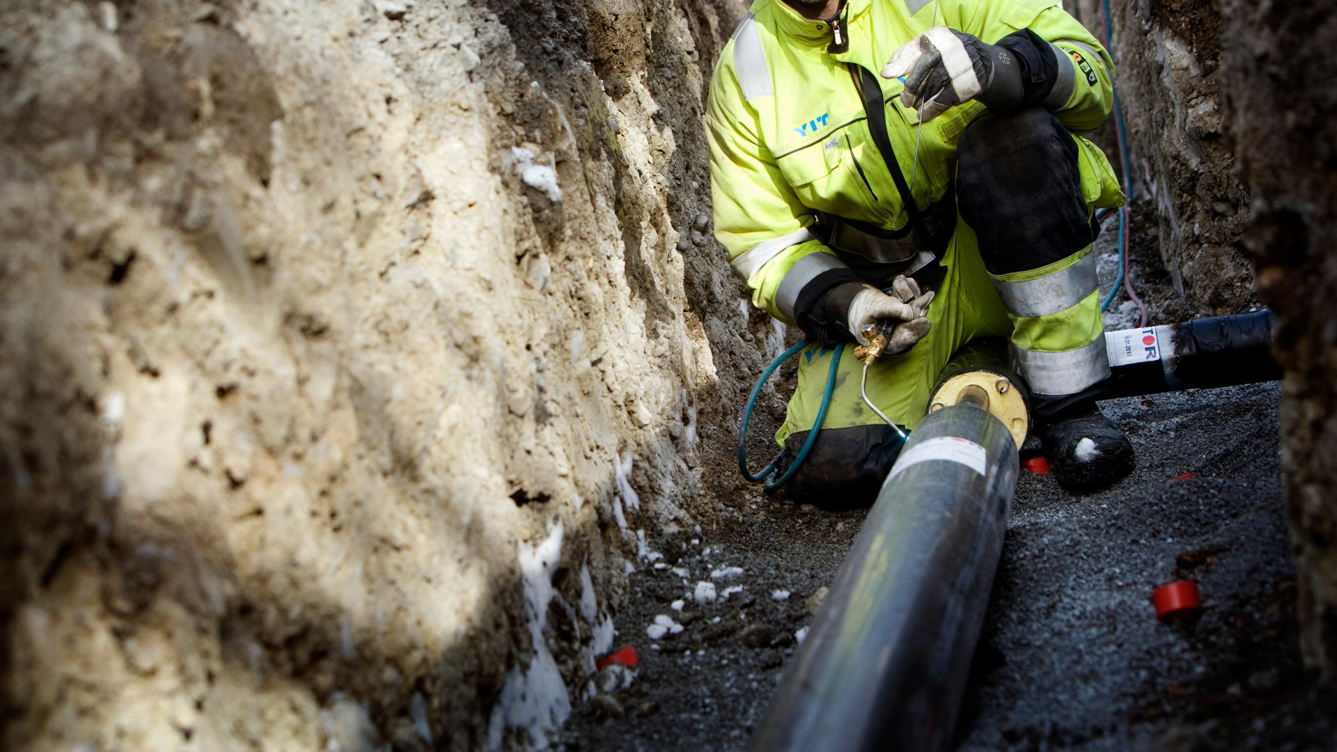 Arbete med en nedgrävd fjärrvärmeledning