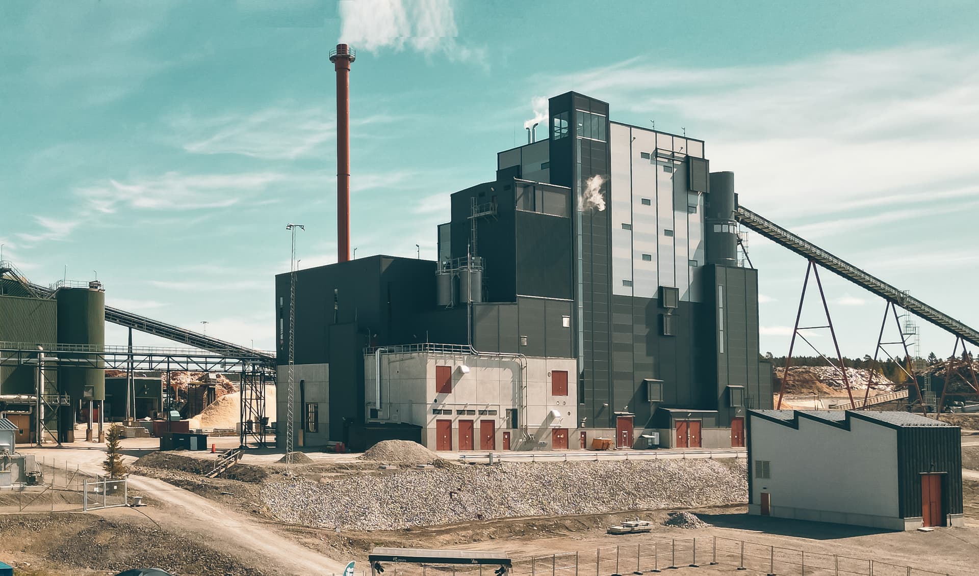 Jämtkrafts nya kraftvärmeverk i drift under vår/sommar/höst.