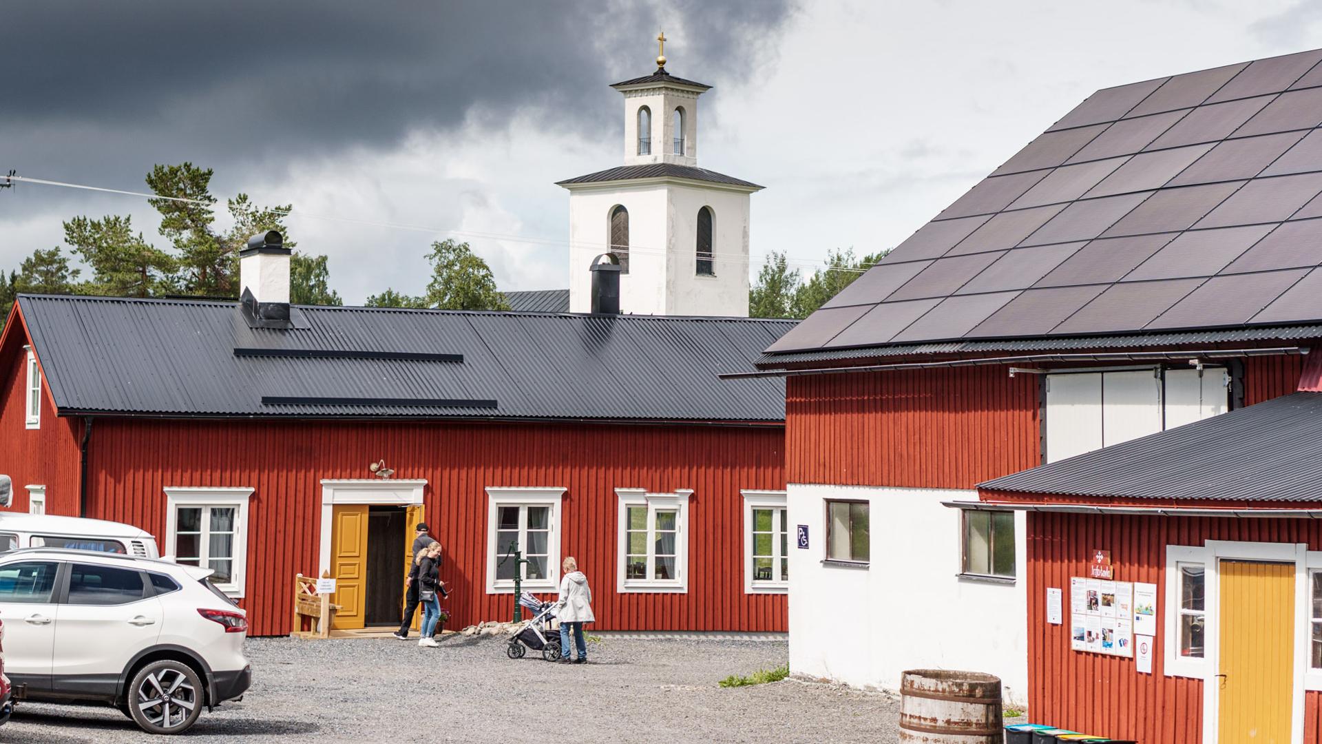 Lantbruk med solceller på taken