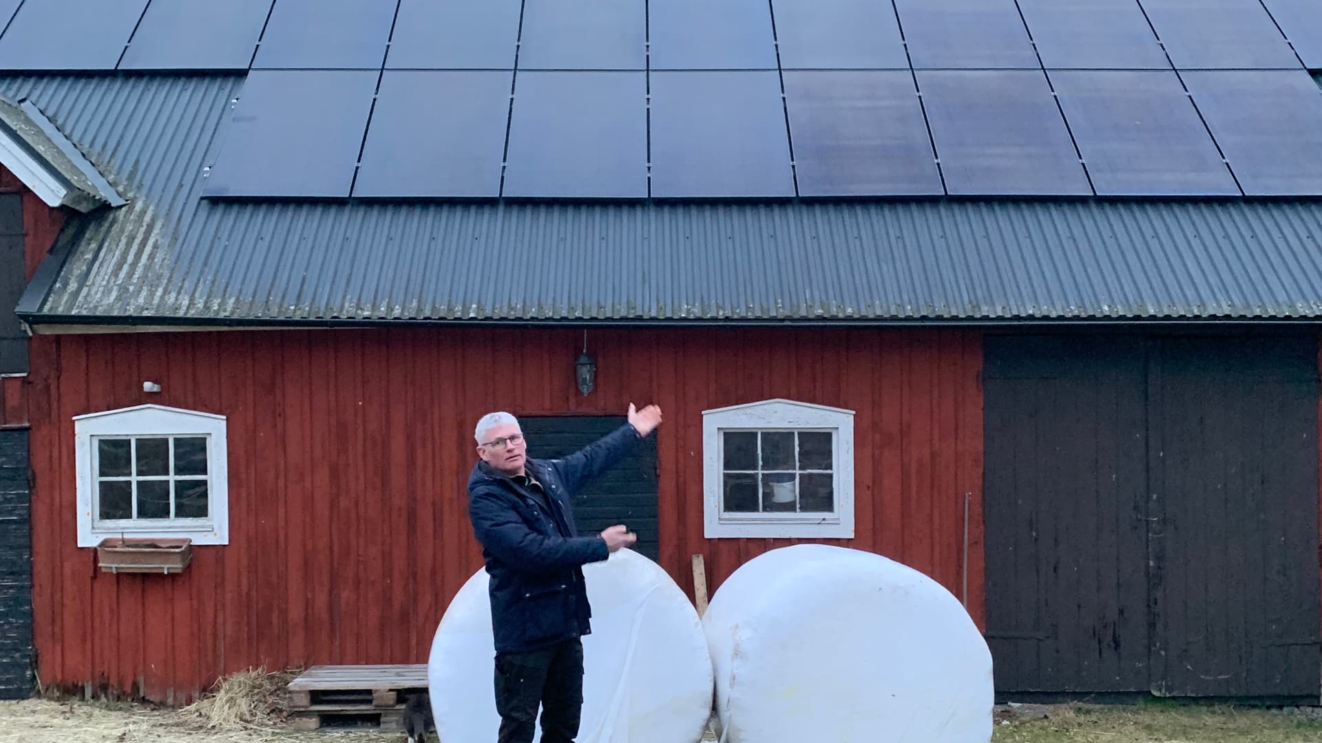 Ebbe Toressons hus och hästgård drivs av solel