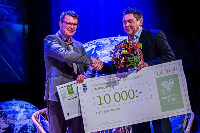 Stefan Sedin, enhetschef för Elnät på Jämtkraft och Magnus Andersson, ordförande i Miljö- och samhällsnämnden.