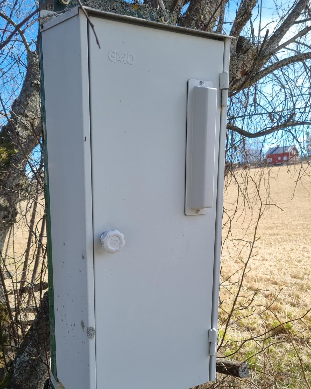 Mätarskåp med antenn