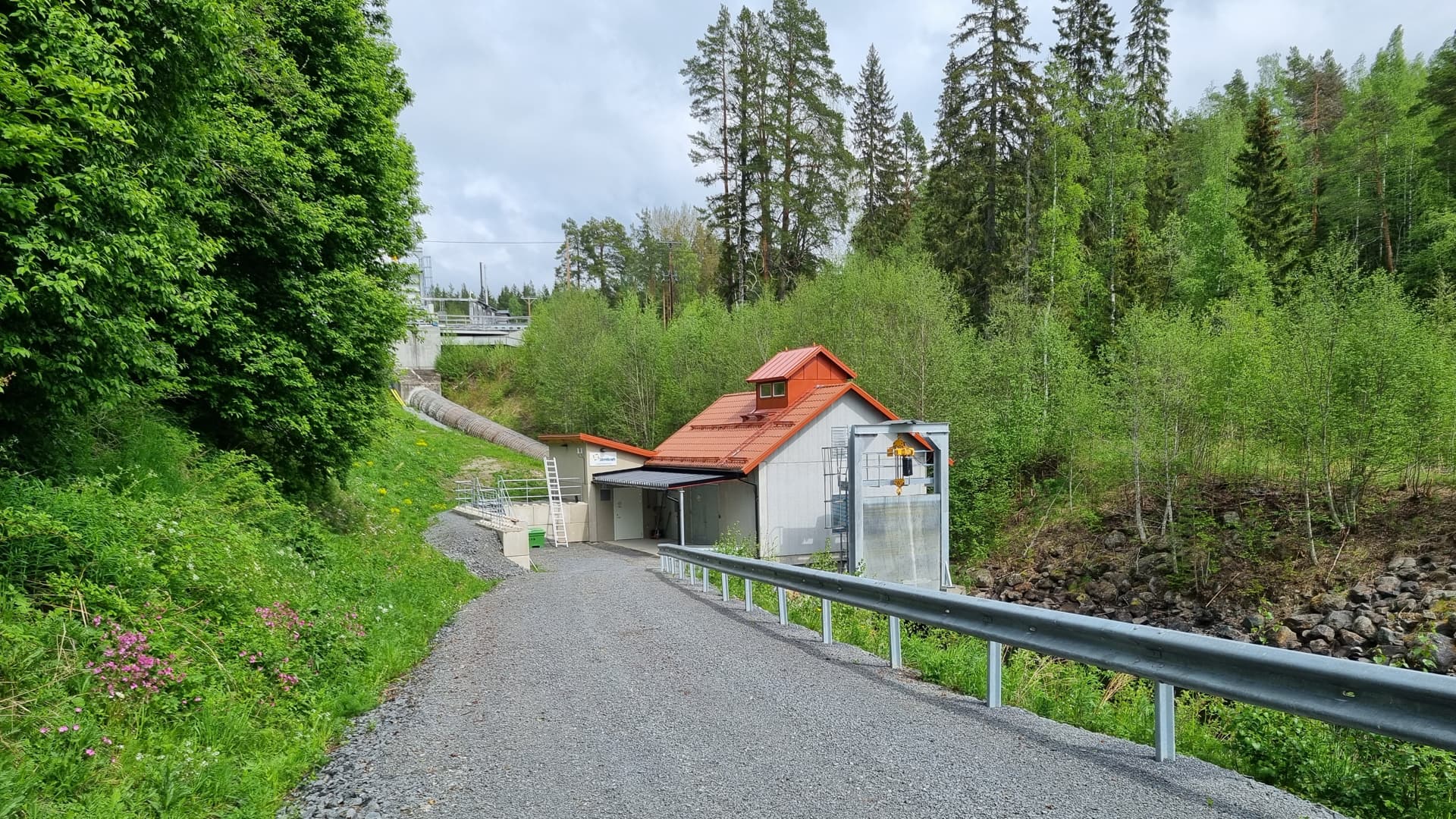 Vy över nya delar av Ljungå vattenkraftverk.