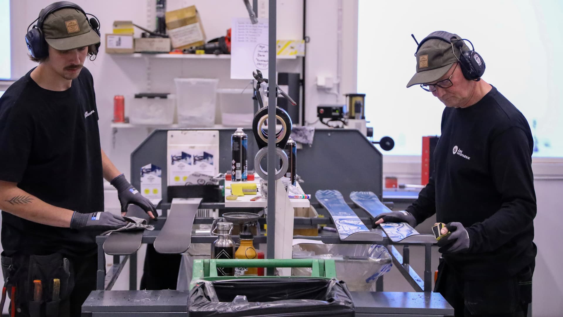 Bilder inifrån Åre skidfabrik