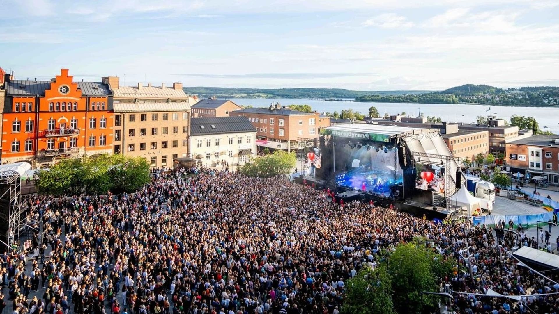 Vy över Storsjöyran på torget